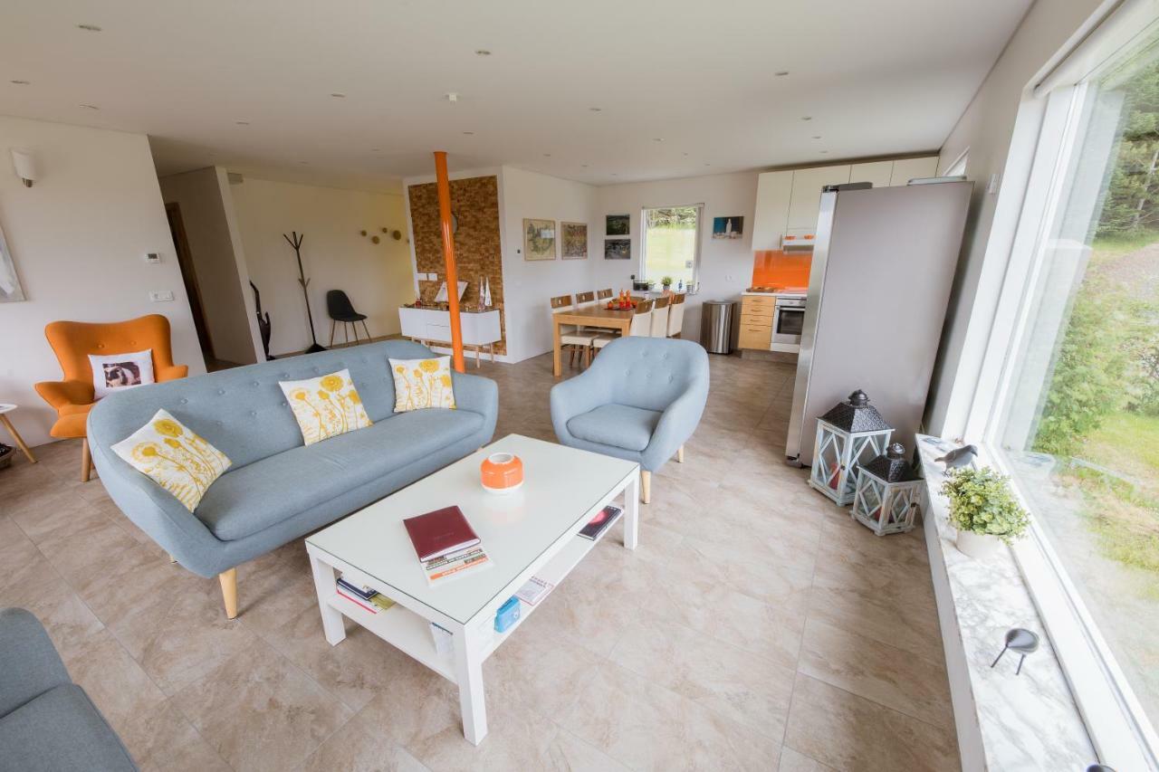 Varmaland Villa ภายนอก รูปภาพ