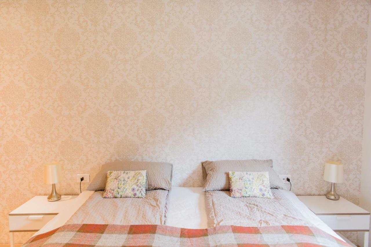 Varmaland Villa ภายนอก รูปภาพ